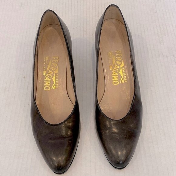 Salvatore Ferragamo Shoes - Salvatore Ferragamo Made in Italy Dark Brown low heel leather shoes